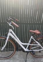 Hollandse damesfiets, Fietsen en Brommers, Ophalen, Zo goed als nieuw