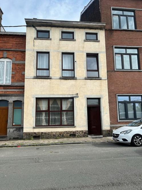 Spacieuse maison familial 4 chambres à Fleurus., Immo, Huizen en Appartementen te koop, Charleroi, 200 tot 500 m², Tussenwoning