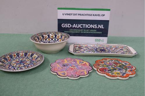 Mix van Porselein uit Tunesië, Antiek en Kunst, Antiek | Servies compleet