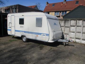 Adria 432 PX met frans Vastbed, Caravans en Kamperen, Caravans, Vast bed, Luifel, Bedrijf, 750 - 1000 kg
