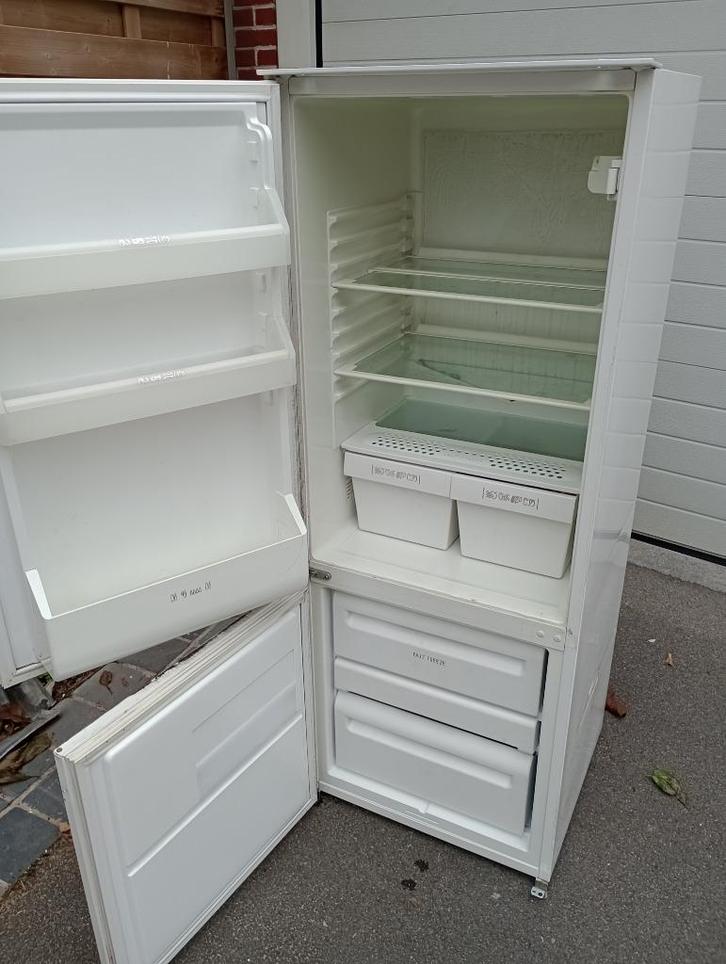Frigo/diepvries, Elektronische apparatuur, Koelkasten en IJskasten, Gebruikt, Met aparte vriezer, 150 tot 200 liter, 140 tot 160 cm