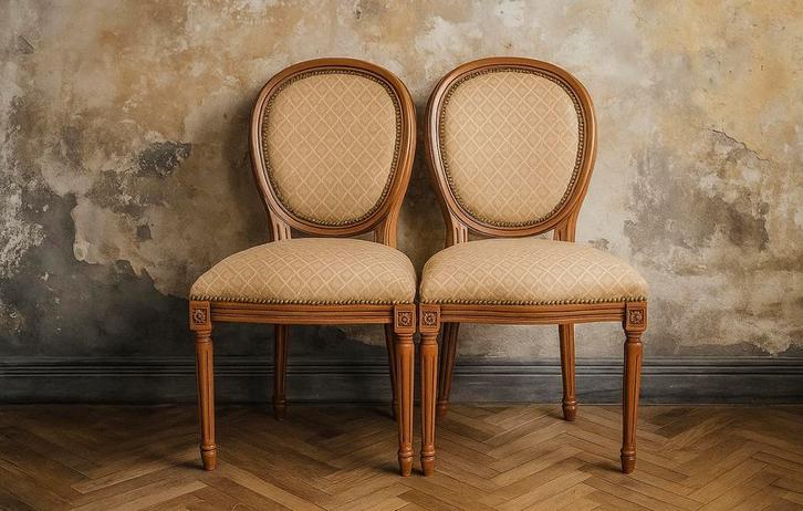 Set van 2 Vintage Louis XVI Stijl Stoelen, Antiek en Kunst, Antiek | Meubels | Stoelen en Sofa's, Ophalen