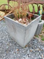 Bac a fleur en béton,   Pot, jardin, jardinière, plantation., Tuin en Terras, Bloembakken en Plantenbakken, Ophalen, Zo goed als nieuw