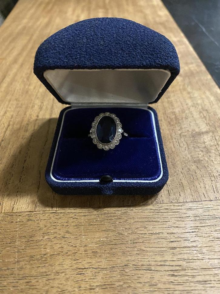 Antieke gouden ring met saffier, Antiek en Kunst, Antiek | Zilver en Goud, Goud, Ophalen of Verzenden