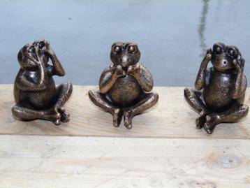 bronzen gepatineerde gietijzeren kikker (3 stuks). beschikbaar voor biedingen
