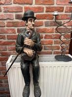 Charlie chaplin beeld, Ophalen