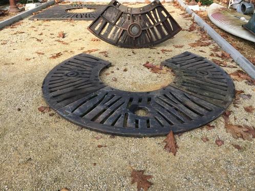 Gietijzeren boomroosters / boomvlonders . Diameter 150 cm, Tuin en Terras, Overige Tuin en Terras, Gebruikt, Ophalen