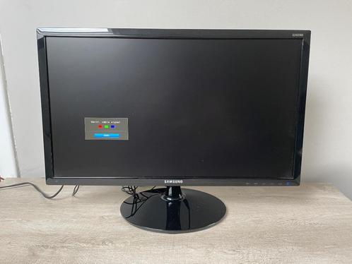 Moniteur Samsung S24D300 (Gaming, bureautique ), Informatique & Logiciels, Moniteurs, Comme neuf, 61 à 100 Hz, HDMI, VGA, Gaming