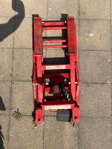 Moto lift beschikbaar voor biedingen