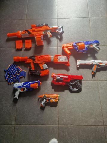 lots pistolets Nerf + cartouches + accessoires beschikbaar voor biedingen