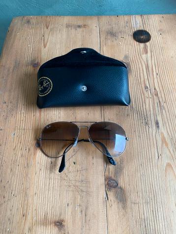 Ray ban zonnebril beschikbaar voor biedingen
