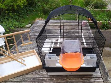 Cage pour perruches avec jeux extérieurs  beschikbaar voor biedingen