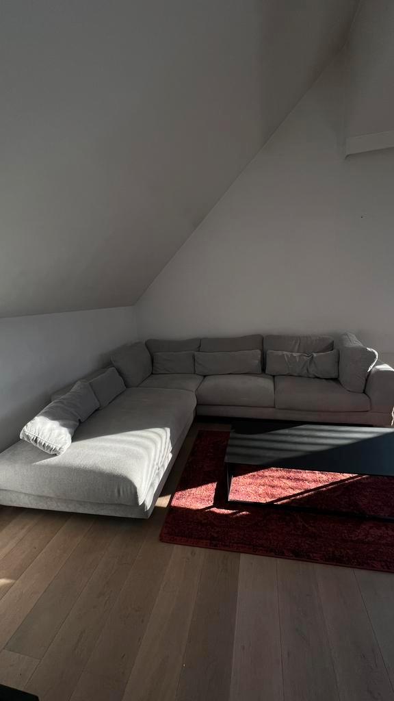 Hoekzetel lichtgrijs met chaise longue links, Huis en Inrichting, Zetels | Complete zithoeken, Zo goed als nieuw, Ophalen