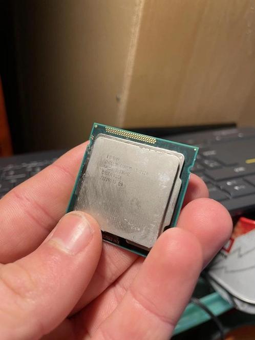 ‼️2x Intel Core i3 2100‼️, Computers en Software, Processors, Zo goed als nieuw, 4-core, 3 tot 4 Ghz, Ophalen of Verzenden