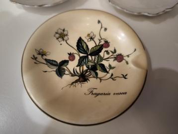 Lot de cendriers anciens porcelaine beschikbaar voor biedingen