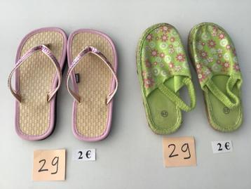 2 paar kinder pantoffels maat 29 aan slechts 2 euro per paar beschikbaar voor biedingen