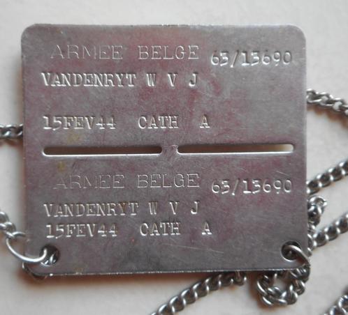 BELGIQUE: ARMEE BELGE - PLAQUE D'IDENTIFICATION TEXTE FR, Verzamelen, Militaria | Algemeen, Landmacht, Embleem of Badge, Verzenden