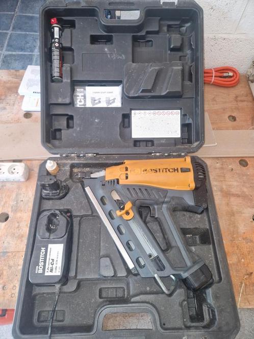 À vendre – Cloueuse à gaz GF33PT-E, Doe-het-zelf en Bouw, Gereedschap | Handgereedschap, Zo goed als nieuw, Ophalen of Verzenden