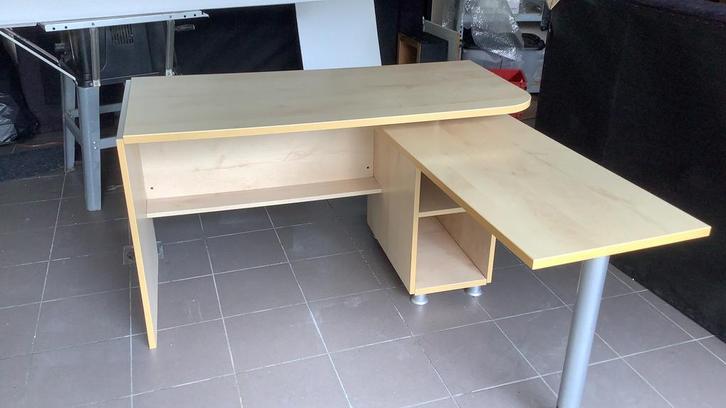 Multifunctioneel en stevig bureau van Gautier. KLASSE., Huis en Inrichting, Bureaus, Gebruikt, Bureau, Met wielen, Ophalen