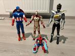 Personnages variés avengers et power rangers