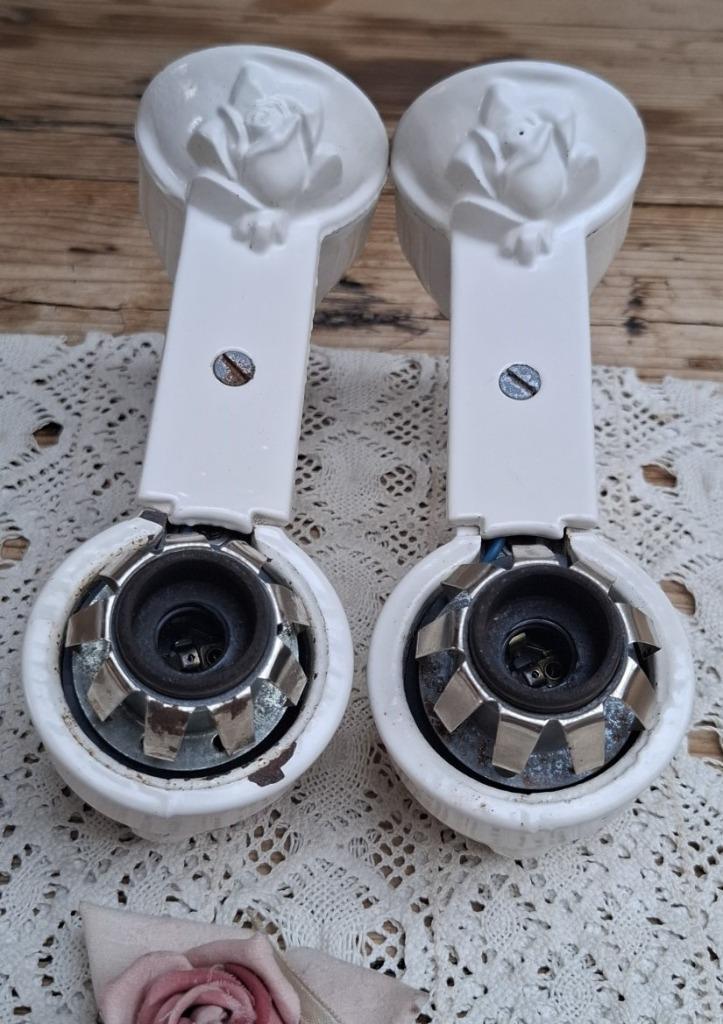 2 Franse brocante badkamerlampjes met glazen bolletjes, Huis en Inrichting, Lampen | Wandlampen, Gebruikt, Glas, Ophalen of Verzenden