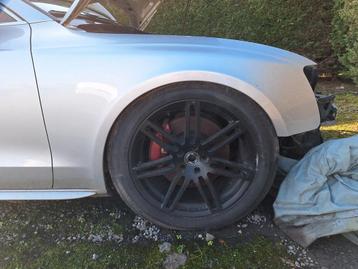 Audi rs5 spatbord rechts beschikbaar voor biedingen