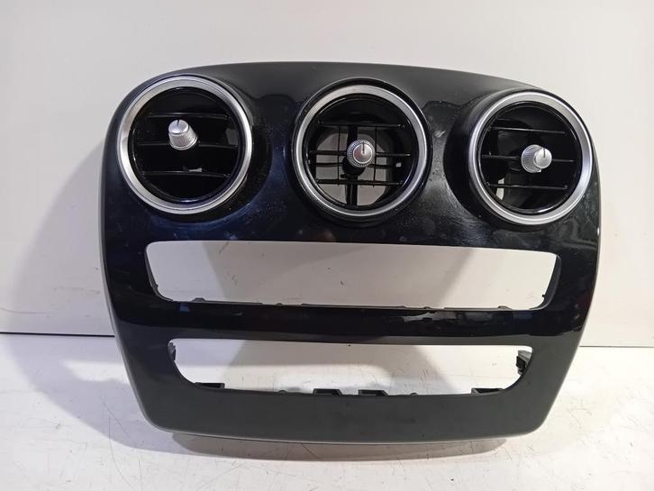 DASHBOARD LUCHTROOSTER MIDDEN C (W205) (A2056805707), Auto-onderdelen, Dashboard en Schakelaars, Mercedes-Benz, Gebruikt