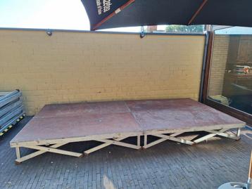 Podium huren / podiumdelen te huur. beschikbaar voor biedingen