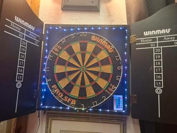 Darts kast zonder blok beschikbaar voor biedingen