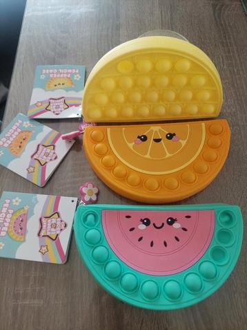 Nieuwe pop-it opbergtasje met rits. beschikbaar voor biedingen