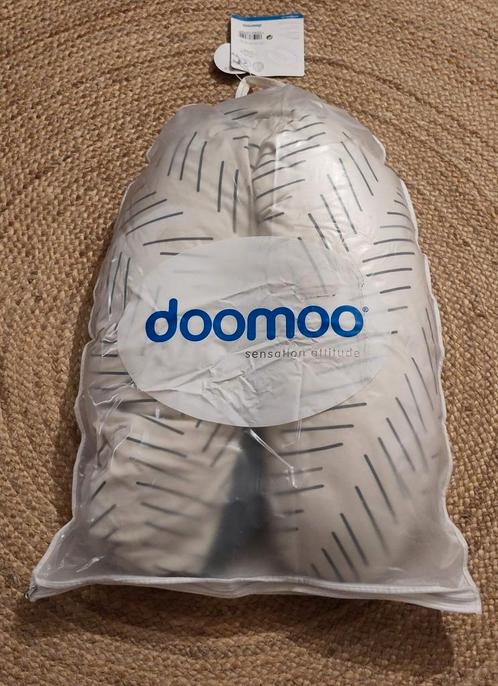 doomoo, buddy, Enfants & Bébés, Aliments pour bébé & Accessoires, Utilisé, Coussin d'allaitement, Enlèvement ou Envoi