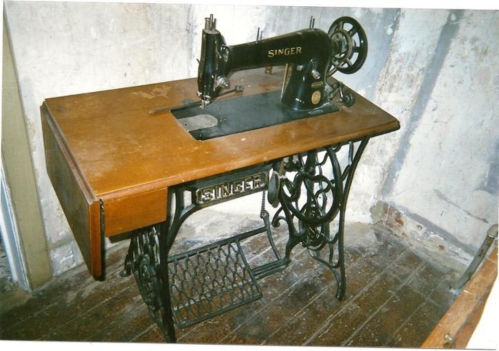 professionele singer naaimachine, Antiek en Kunst, Antiek | Naaimachines, Ophalen