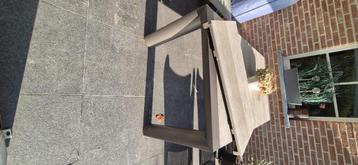 tuintafel beschikbaar voor biedingen
