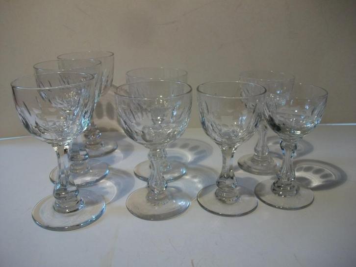 Lotje glazen: 8 mooi geslepen portoglazen, Antiek en Kunst, Antiek | Glaswerk en Kristal, Ophalen of Verzenden