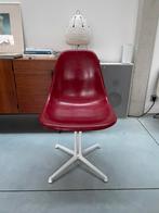 Uiterst zeldzame Eames Magenta (!) side chair op Lafonda, Huis en Inrichting, Ophalen, Overige kleuren, Zo goed als nieuw, Midcentury modern vintage
