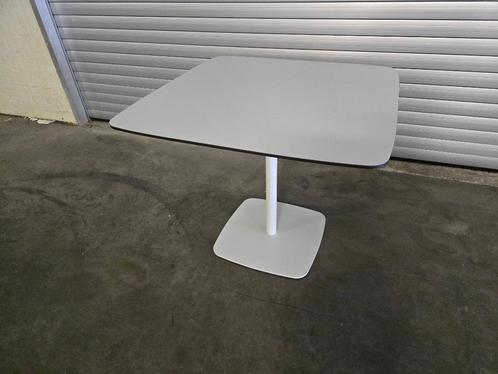 Enea Lottus tafel wit HPL 90x90x76H, Huis en Inrichting, Tafels | Eettafels, Zo goed als nieuw, 50 tot 100 cm, 50 tot 100 cm, Vier personen