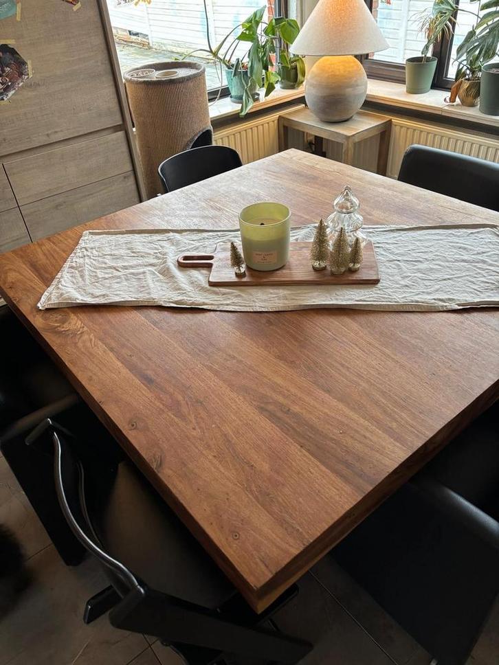 Houten eettafel 140x140cm, Huis en Inrichting, Tafels | Eettafels, Zo goed als nieuw, Ophalen