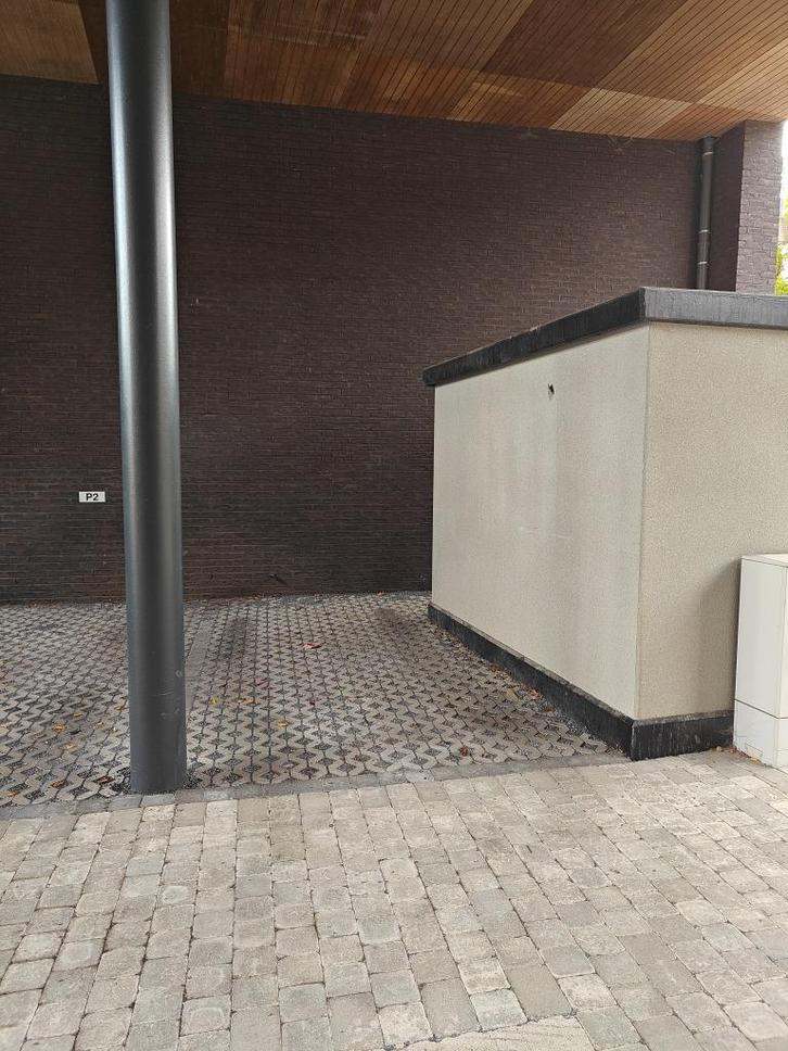 Parking couvert à louer-centre de ciney, Autos : Divers, Garages