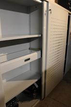 stevige metalen bureau kast, Huis en Inrichting, Bureaus, Ophalen, Gebruikt, Bureau