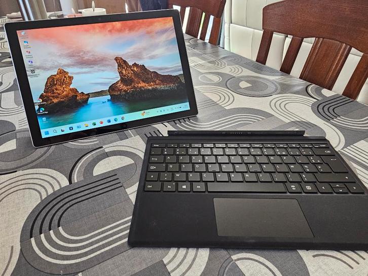 Microsoft Surface Pro 5 (Impeccable comme Neuf !), Computers en Software, Windows Laptops, Zo goed als nieuw, 12 inch, SSD, 2 tot 3 Ghz