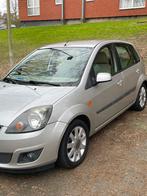 Ford fiesta ghia 1.4 essence, Auto's, Ford, Te koop, Zilver of Grijs, Benzine, 5 deurs