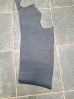 O.3 vierkante meter mooi blauw vegetaal leder / lot 34, Hobby en Vrije tijd, Stoffen en Lappen, Ophalen of Verzenden, Zo goed als nieuw