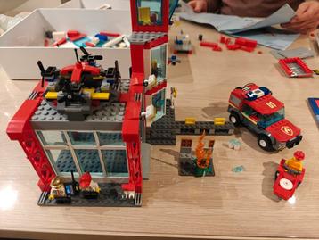 Lego city 60215 brandweerkazerne  beschikbaar voor biedingen