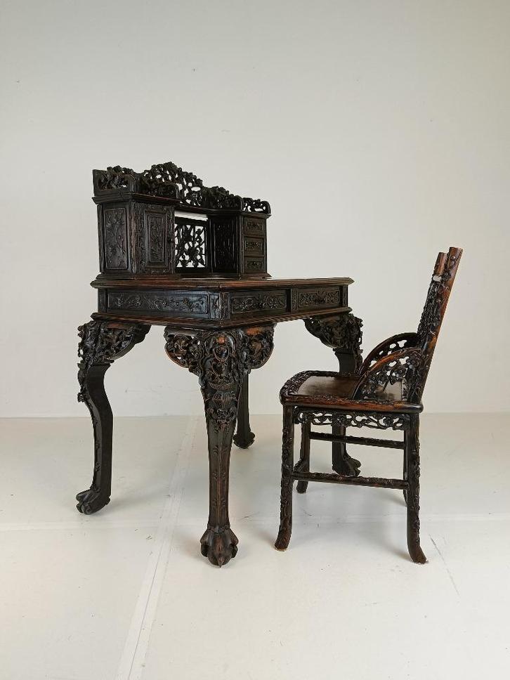 Antiek Chinese Padouk houten bureau, Antiek en Kunst, Antiek | Kantoor en Zakelijk, Ophalen of Verzenden