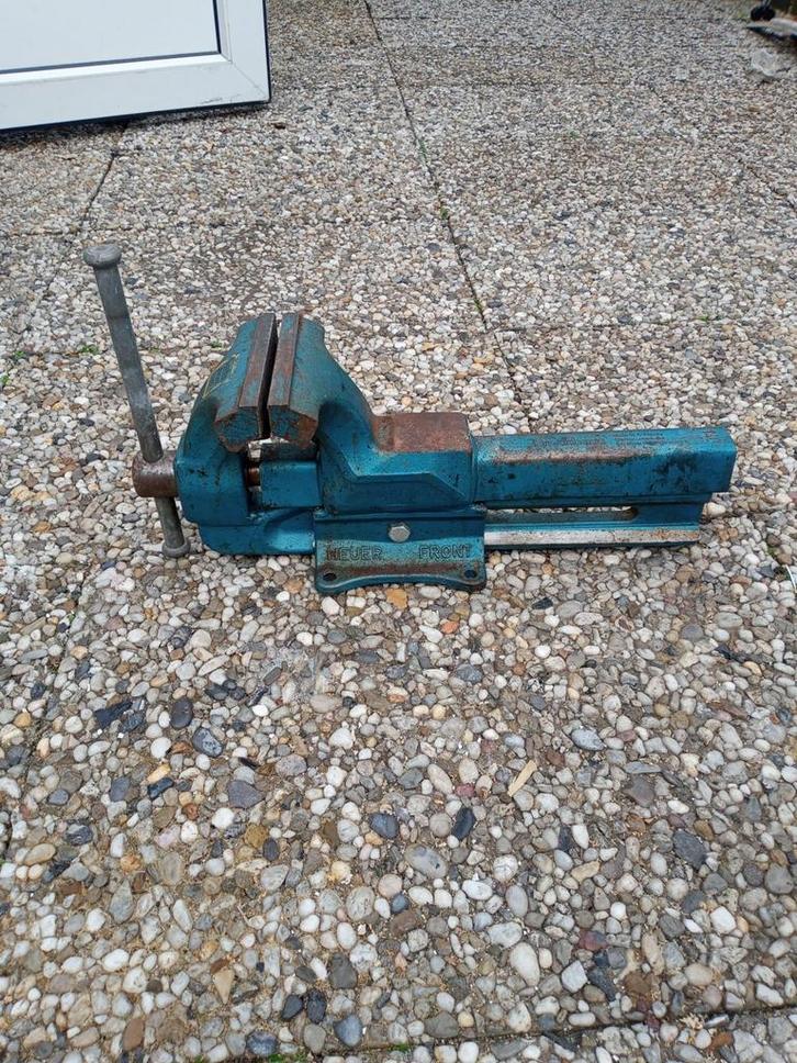 Bankschroef Heuer Front 140, Doe-het-zelf en Bouw, Werkbanken, Zo goed als nieuw, Bankschroef, Ophalen