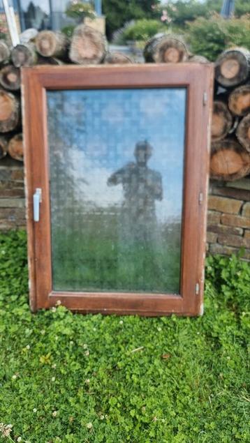 Meranti-frame, 1 raam met dubbele beglazing  beschikbaar voor biedingen