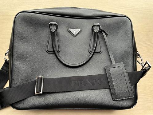 PRADA Leather Travel Bag Cuir Sac Voyage AUTHENTIQUE, Handtassen en Accessoires, Tassen | Schoudertassen, Zo goed als nieuw, Zwart