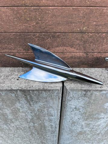 Chromen auto embleem uit de jaren 50 en 60 uit de VS. beschikbaar voor biedingen