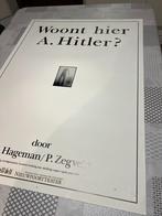 Vintage Poster Woont hier A. Hitler? door H. Hageman / P. Ze, Verzamelen, Rechthoekig Staand, Verzenden, Deurposter of groter