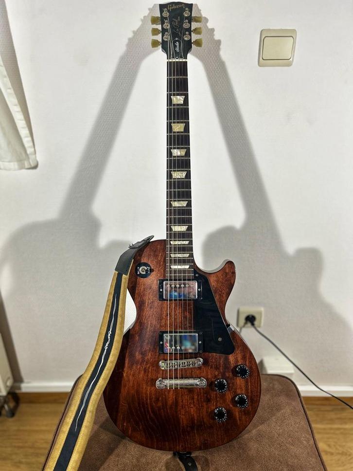 Gibson Les Paul Studio + Gibson gigbag & accessoires, Muziek en Instrumenten, Snaarinstrumenten | Gitaren | Elektrisch, Zo goed als nieuw